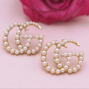 Elegant Gold and Pearl Earrings